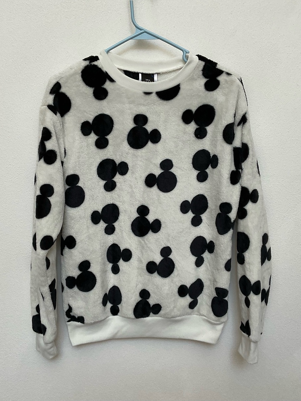 Disney Plush Black, Cream Mickey Mouse Head Crewneck Sweater Size Small